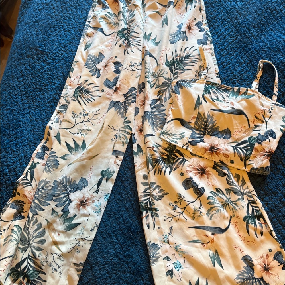 Girls SHEIN Tropical Floral Jumpsuit in Cream and Green